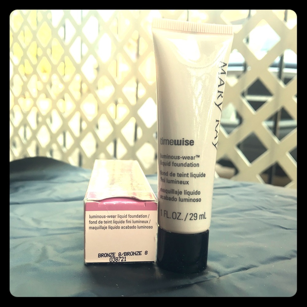 💎New-Mary Kay Luminous Wear Liquid Foundation💎
